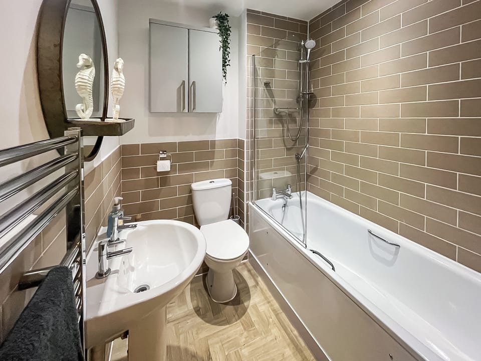 Bathroom | Dory, Rye