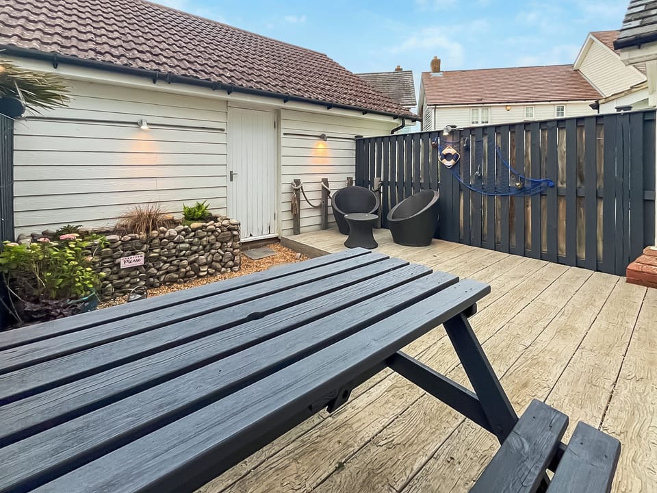 Sitting-out-area | Dory, Rye