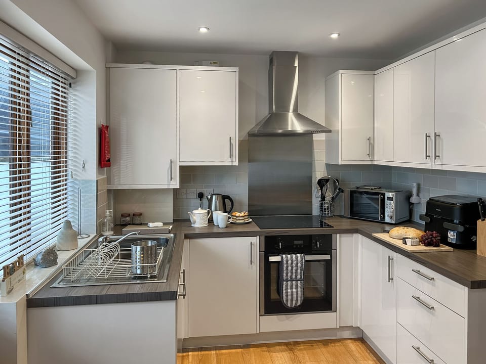 Kitchen | 4 Porth Cottages, Porth Newquay