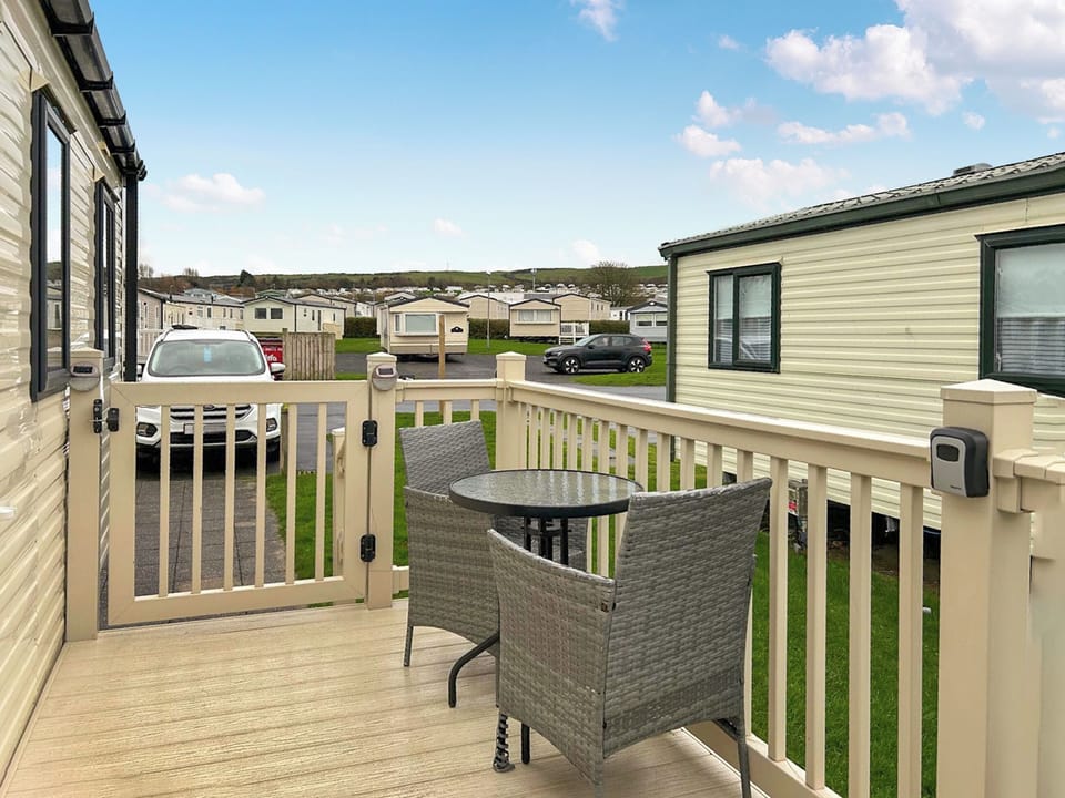 Terrace | Ali B&rsquo;s Craig Tara, Ayr