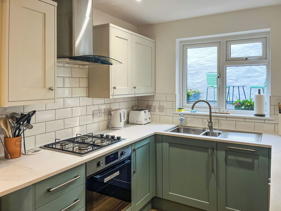 Kitchen | Glyn Terrace Cottage, Borth Y Gest Nr Porthamdog