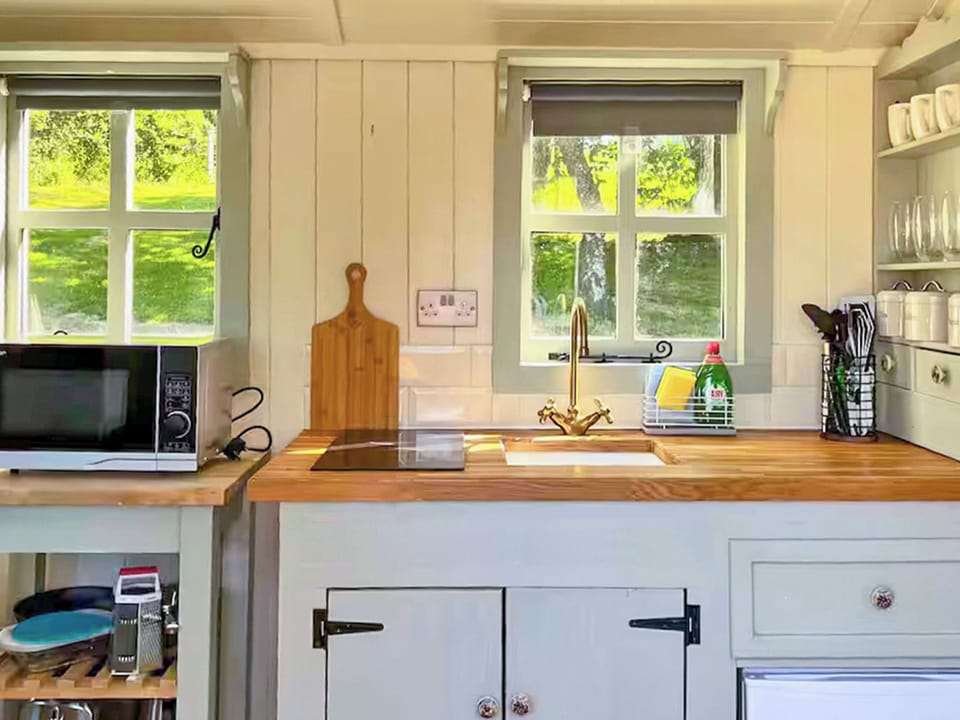 Open plan living space | Bryn Gwyn - Welsh Border Glamping, Shrewsbury