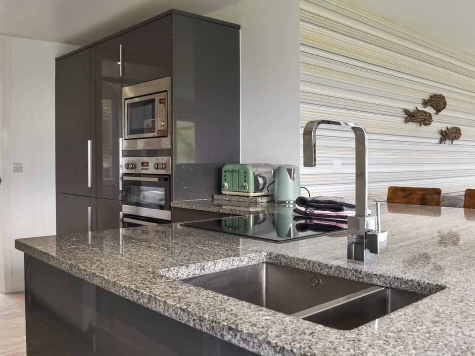 Kitchen | Sea The Sea - Seasons Apartments, Woolacombe