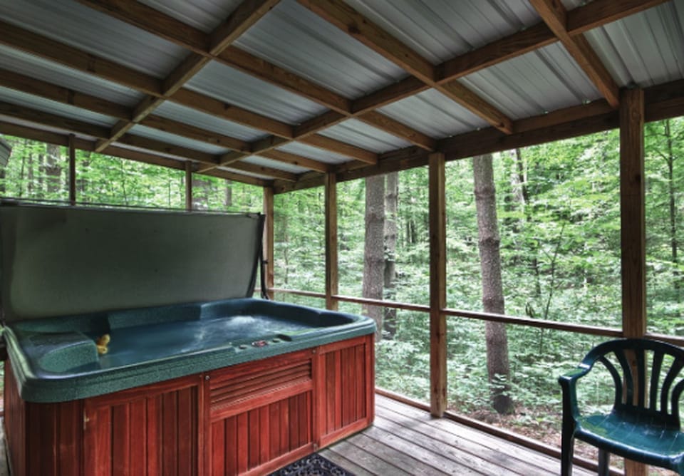 Indoor spa tub