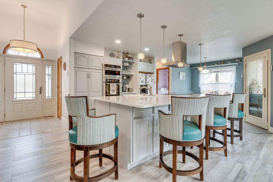 Kitchen | Keurig Coffee Maker | Dishwasher | Cooking Basics