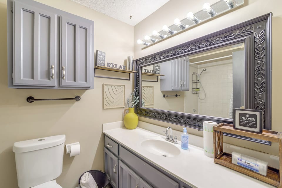 Full Bathroom