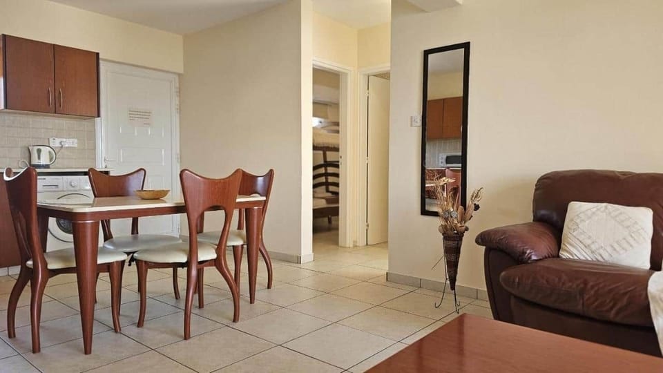 Living room - Kitchen area