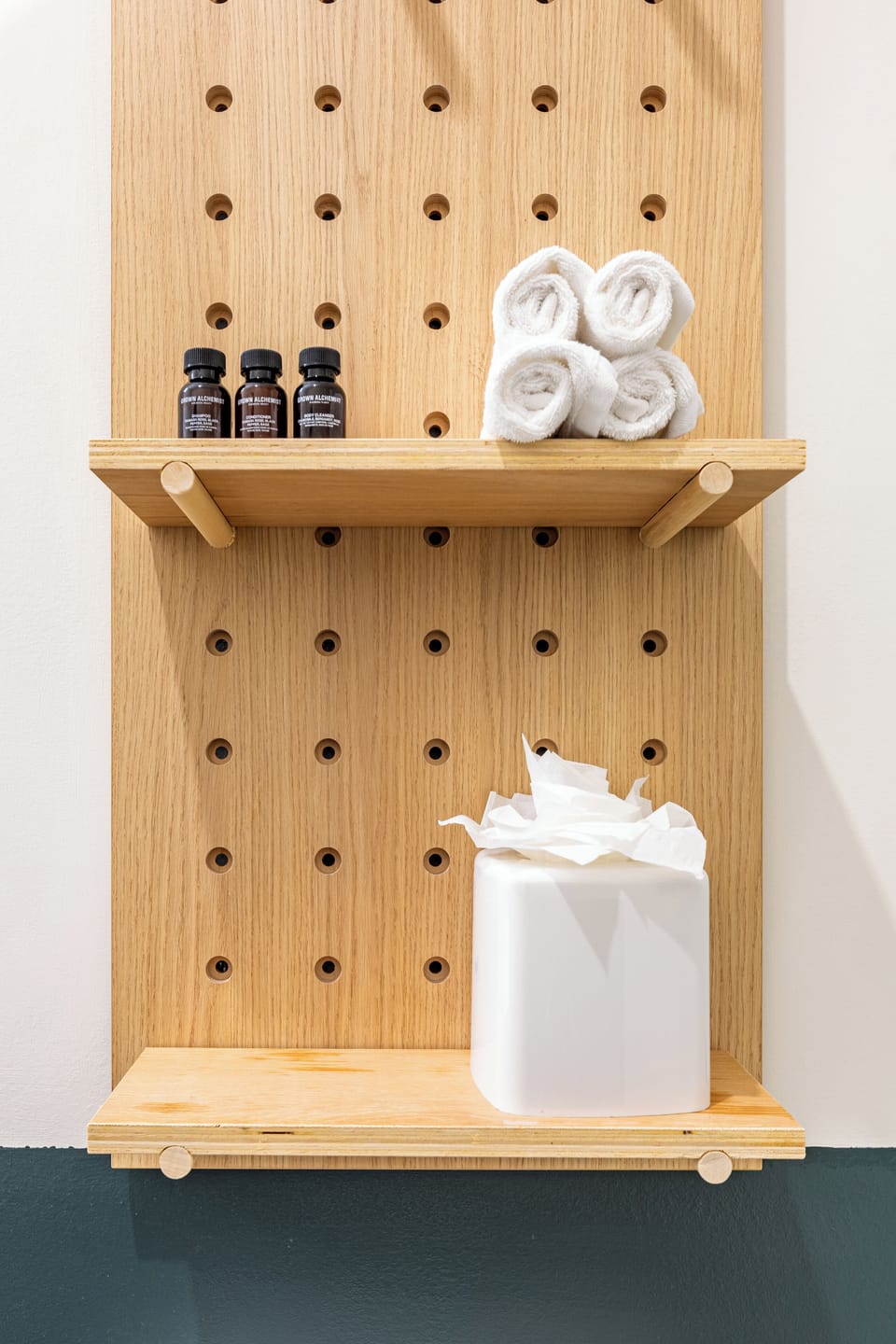 Bathroom 2.