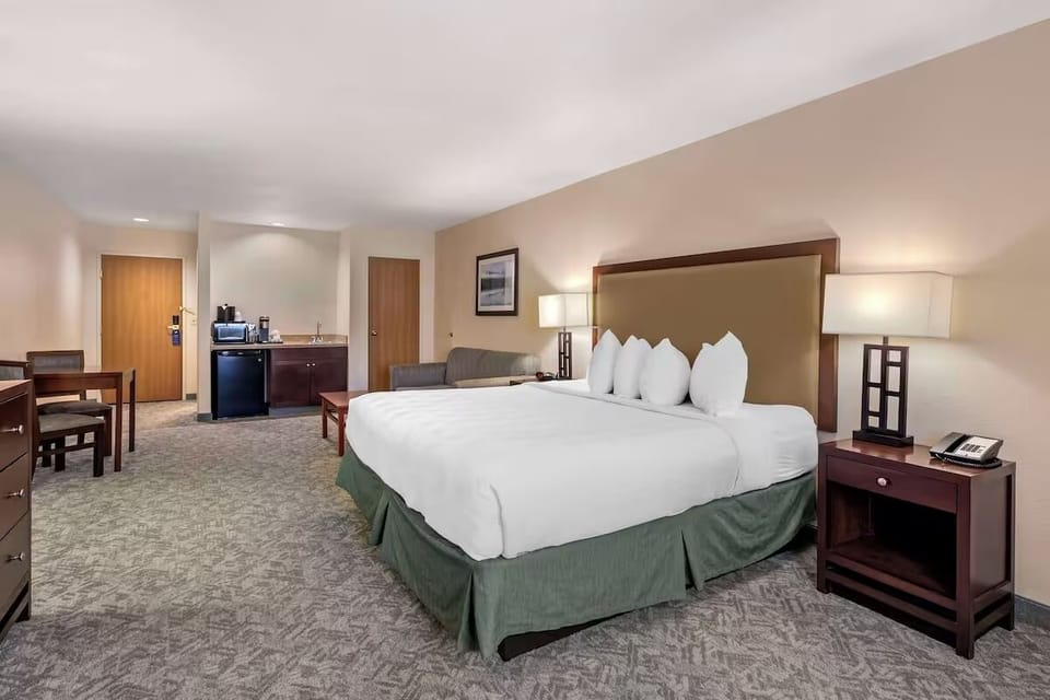 Unit with 1 King Size Bed