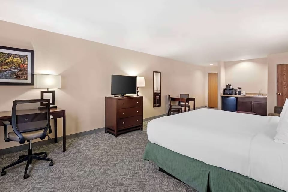Unit with 1 King Size Bed