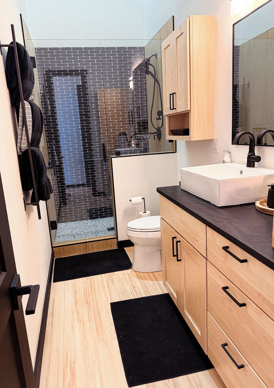 Guest Suite 1 Bathroom