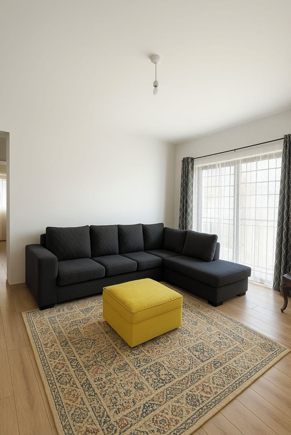Spacious living room