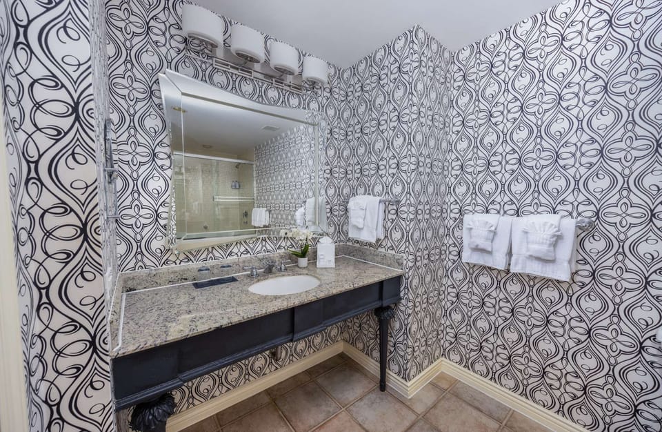 Deluxe Private Bathroom