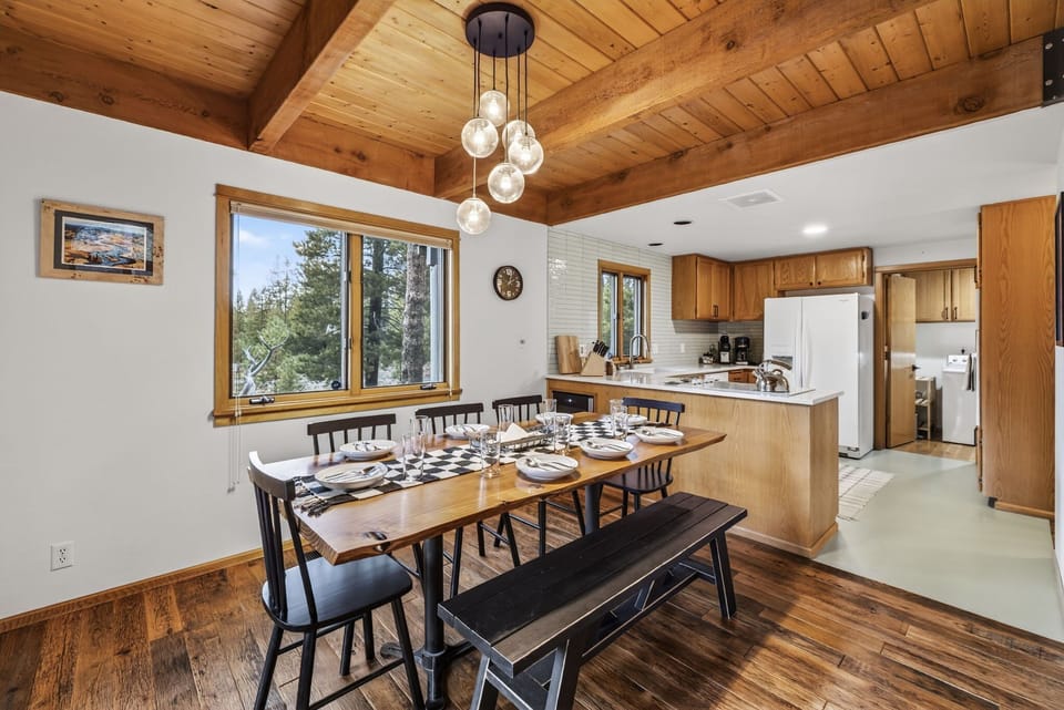 Sunriver Legacy- Table