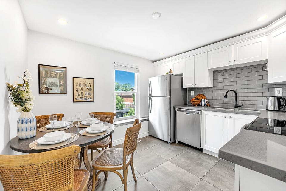 Large, modern kitchen, fully stocked with everything needed for cooking