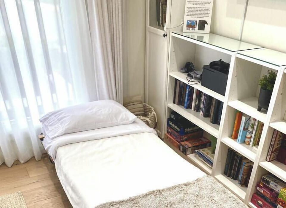 We have a an extra bed in storage for guest convenience. Let us know if you need them. Our cleaners charge a fee of $30 to set it up