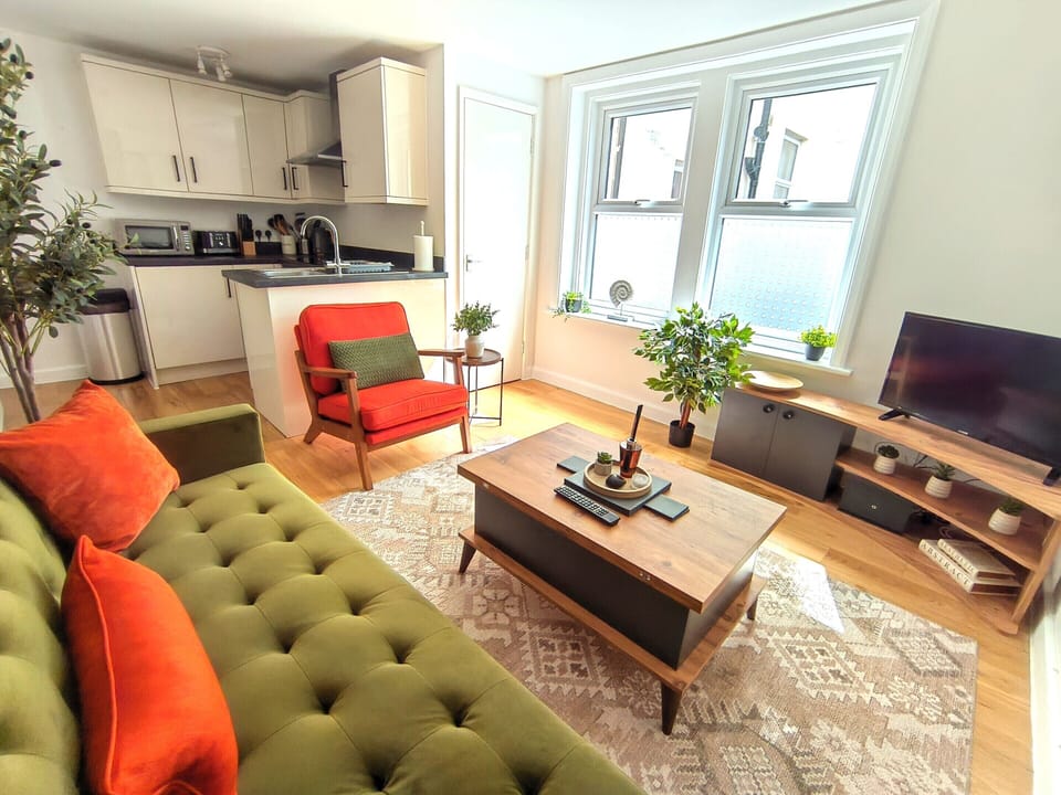 Living Room / Lounge