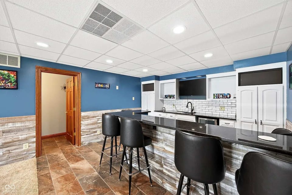 Stylish space for cooking and dining