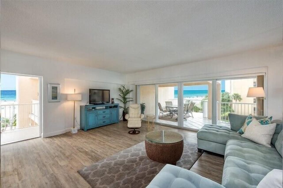T42 Living Area 1