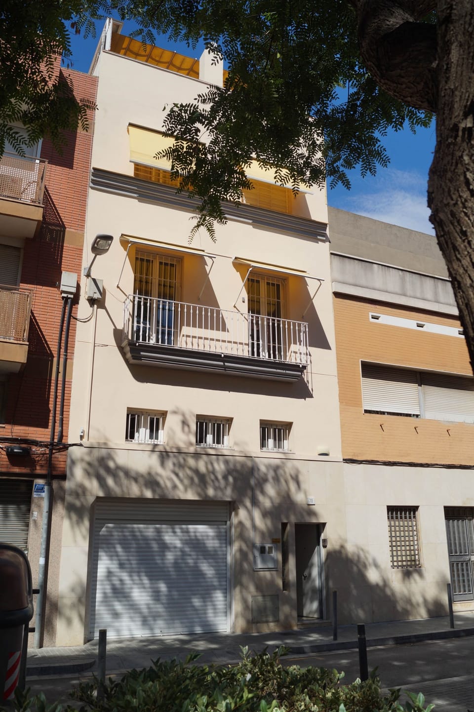 FACHADA B.F.L