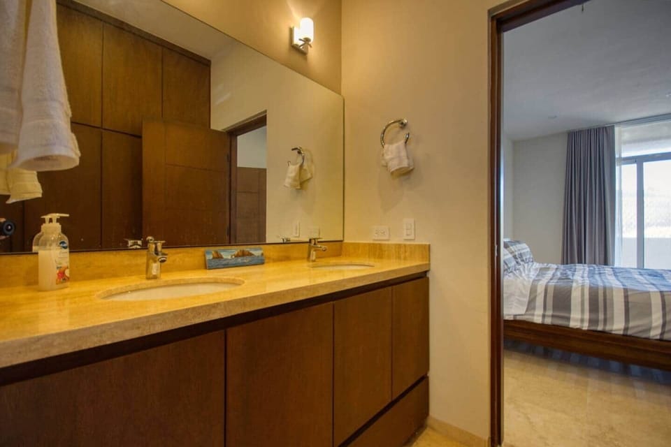 Master Bath2