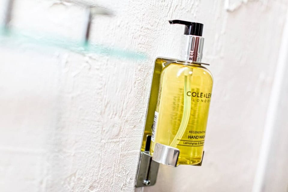 Bathroom amenities