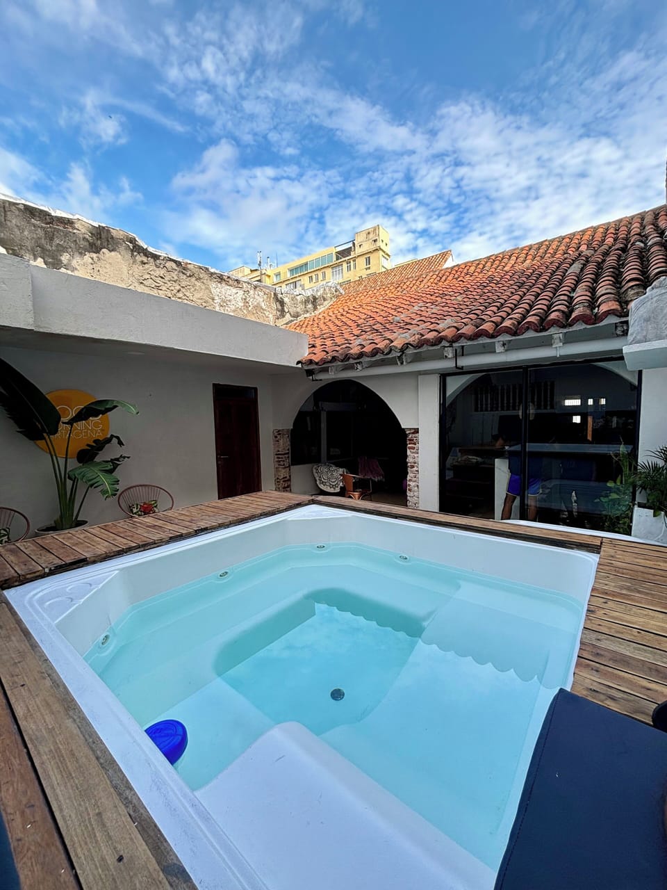Outdoor spa tub