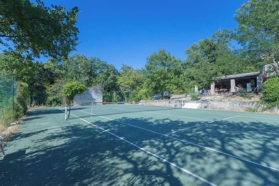Sport court