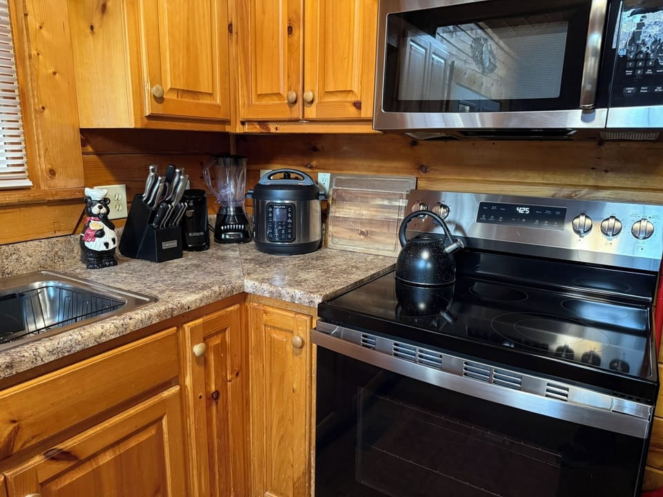 From the Instapot to air fry mode on the oven, we have plenty of cooking options to make a quick meal so you can spend more time playing and relaxing.