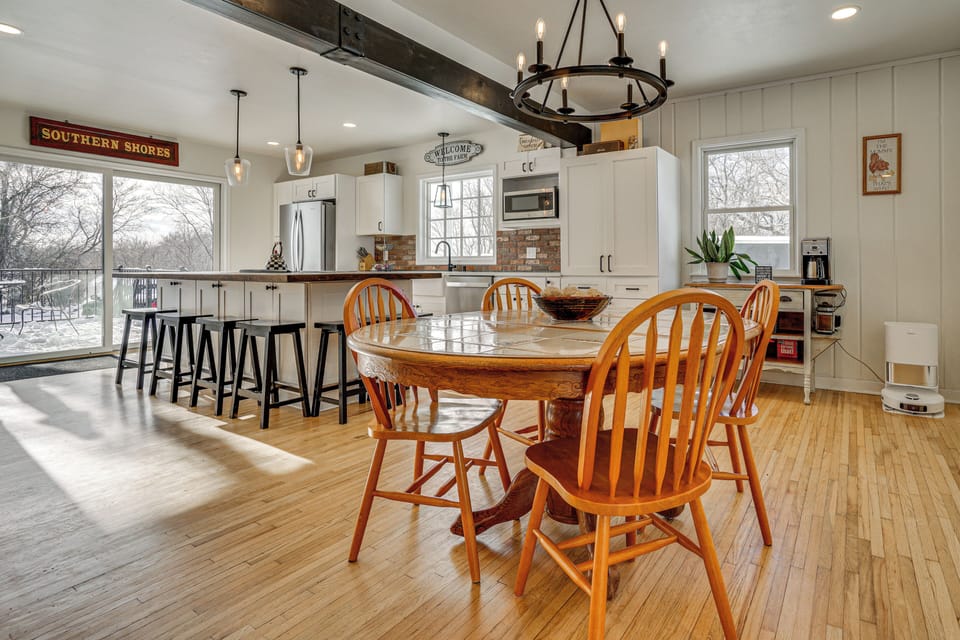 Dining Table | Dishware/Flatware