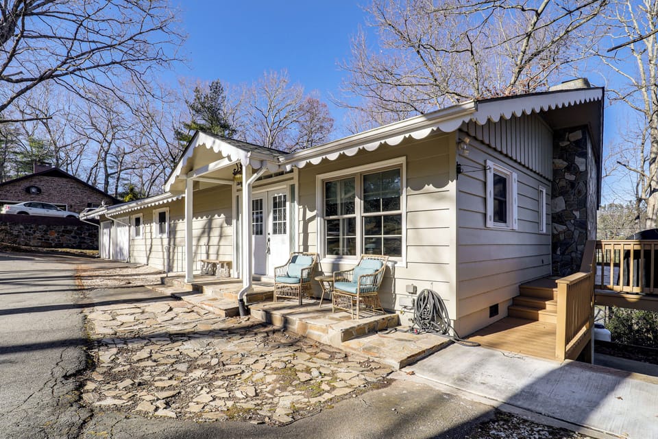 Spruce Pine Vacation Rental | 3BR | 2BA | Steps to Enter | 1,600 Sq Ft