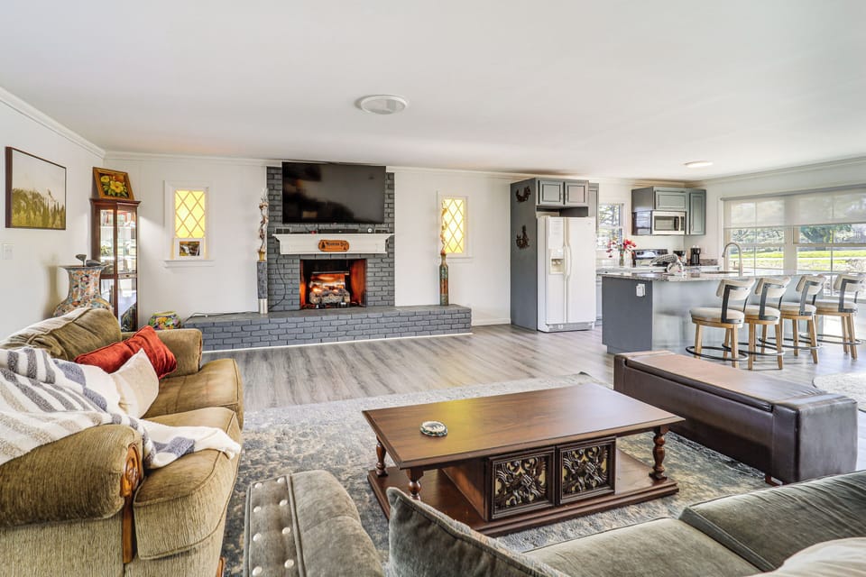 Living Area | Breakfast Bar | Kitchen