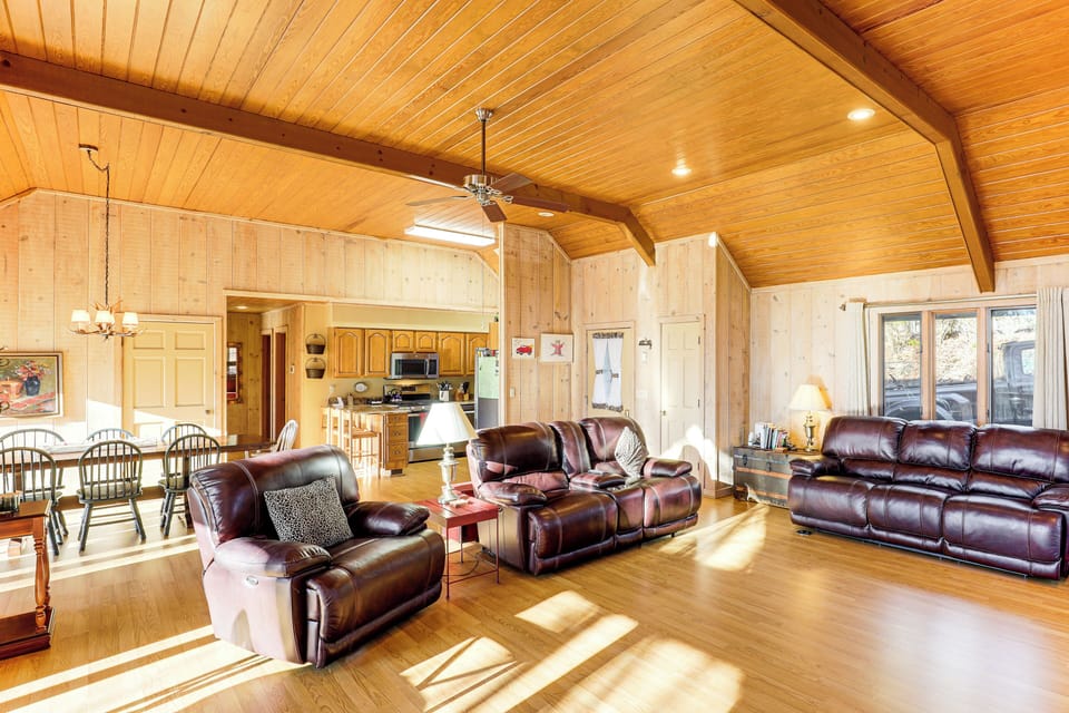 Living Room | Smart TV | Main Level
