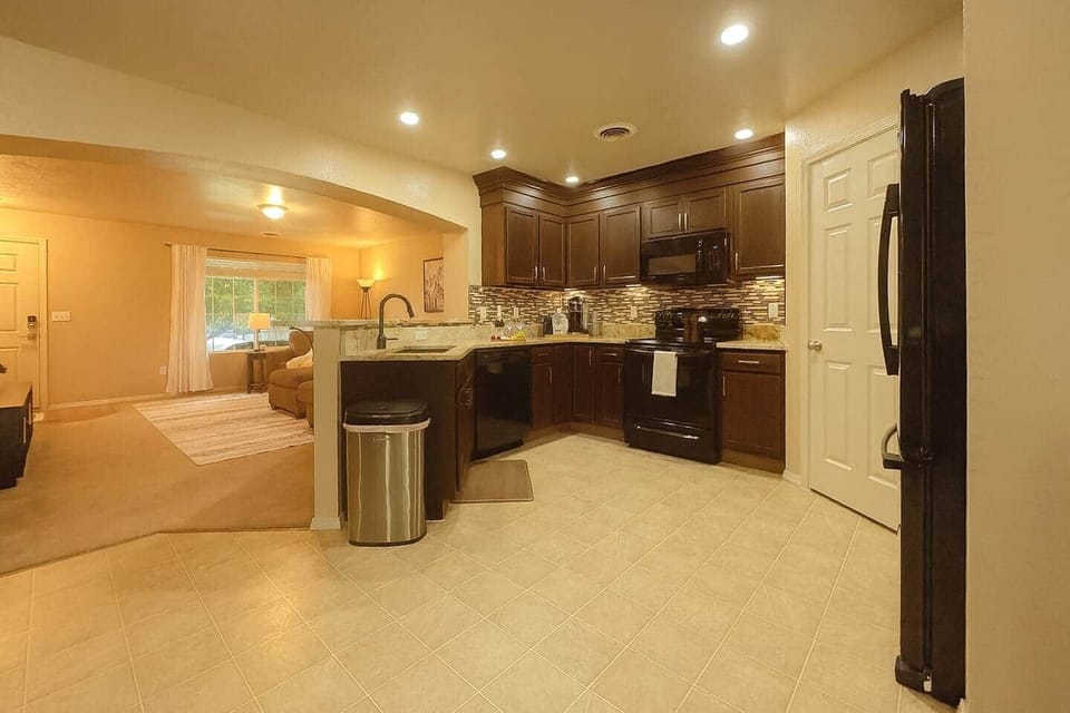 Fully stocked kitchen perfect for real cooking, holidays, and extended stays. (crock pot, Ninja coffee machine, blender, ice machine, coffee grinder, tons of spices, etc)