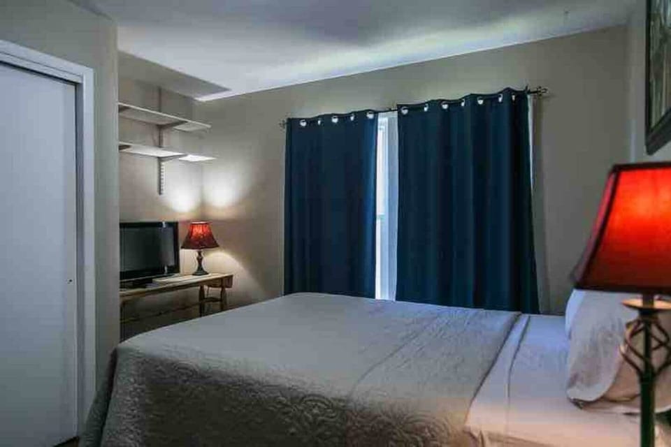Master bedroom with TV with internal DVD player 