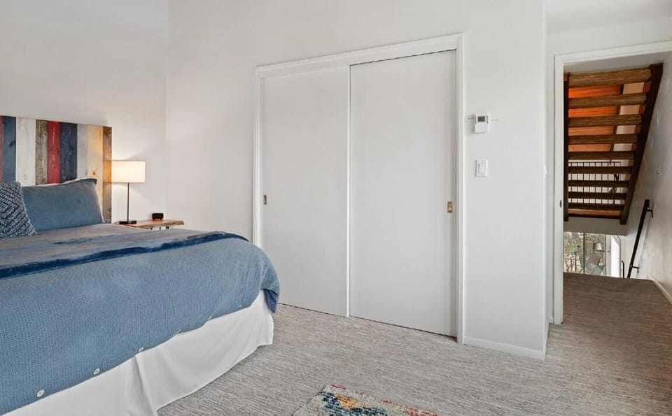 Upstairs King room closet