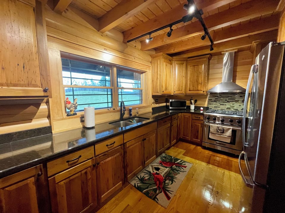 Kitchen with Gas Stovetop