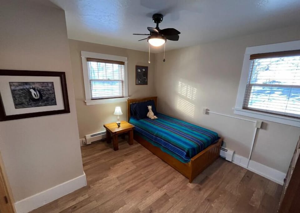 Bedroom 2 has 2 extra-long twin beds.