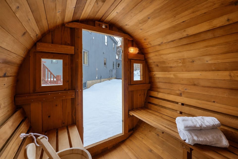 Private 6 person Scandinavian design barrel sauna • cabana towels provided