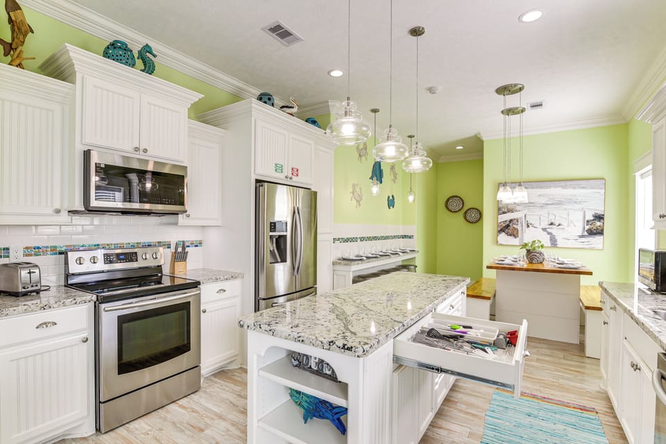 Kitchen | Keurig & Drip Coffee Makers | Blender | Toaster | Cooking Basics