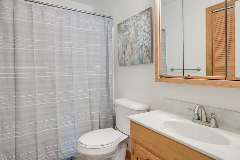 Full Bathroom