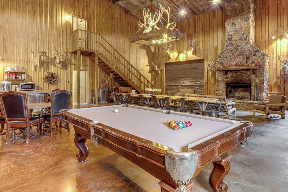 Caulfield Vacation Rental | 7BR | 3BA | 4,800 Sq Ft | Step-Free Entry