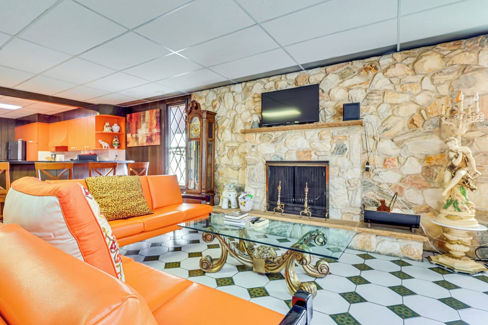Living Area | Smart TV | Upright Piano