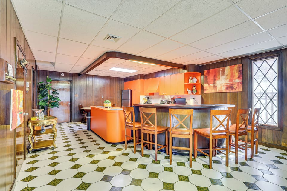 Kitchen & Bar | Free WiFi | Single-Story Unit