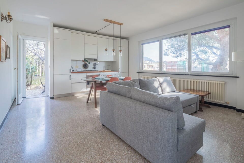 Autumn, Kitchen, Living Room, Spring, Summer