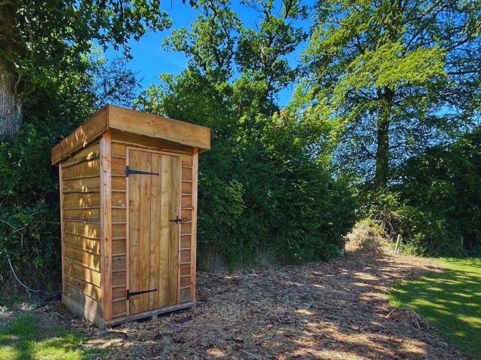 Peat loo located in the nearby farmyard