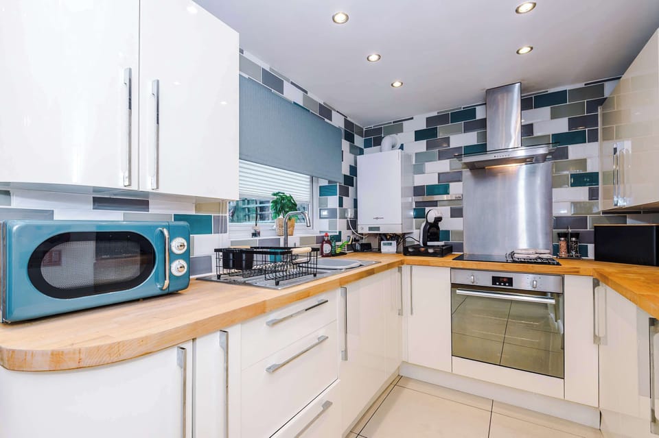 The modern kitchen is equipped with everything you could possibly need to cook whilst away from home. There is a microwave, toaster and kettle set along with a coffee pod machine so you can start the day right!