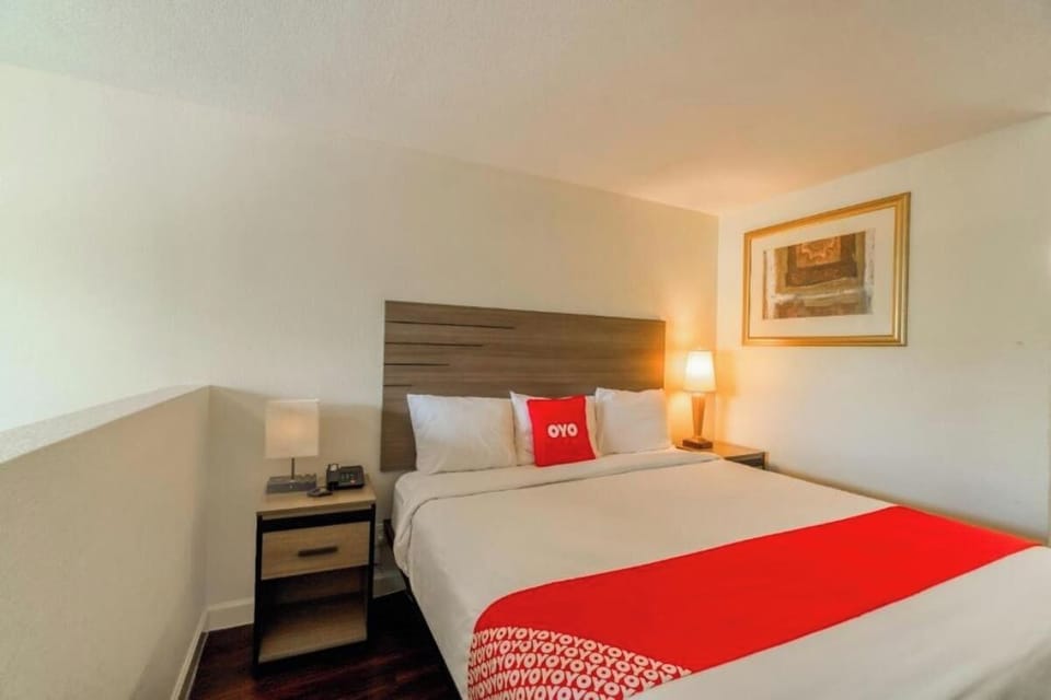 Bedroom. Interior and views may vary based on location and availability.