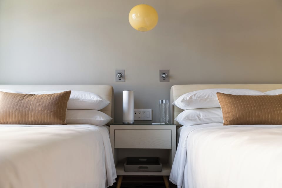 Studio-Double-Hotel-Bedroom-2-Sports-Illustrated-Resorts-Chicago