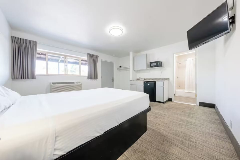 Bedroom. Interior and views may vary based on location and availability.